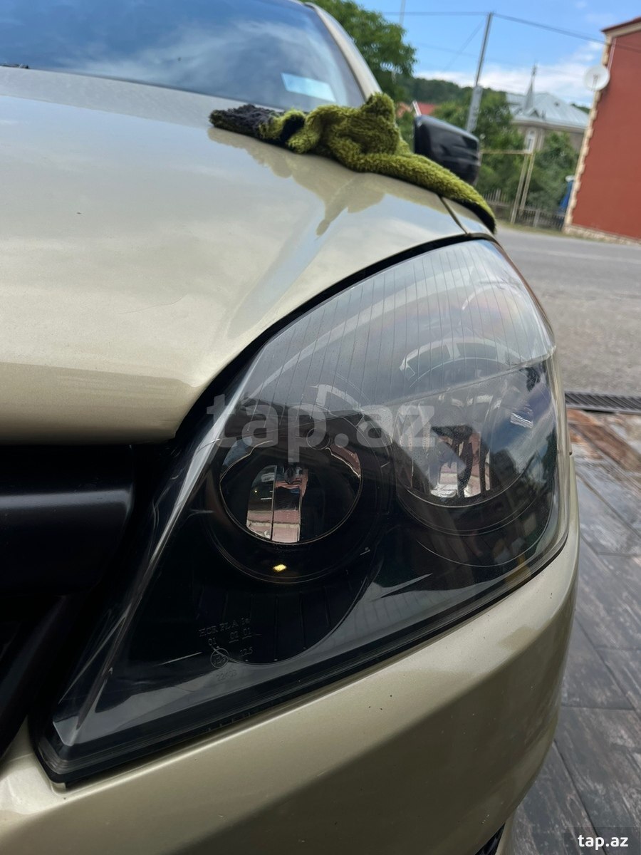Opel Astra, 2004 год (24)