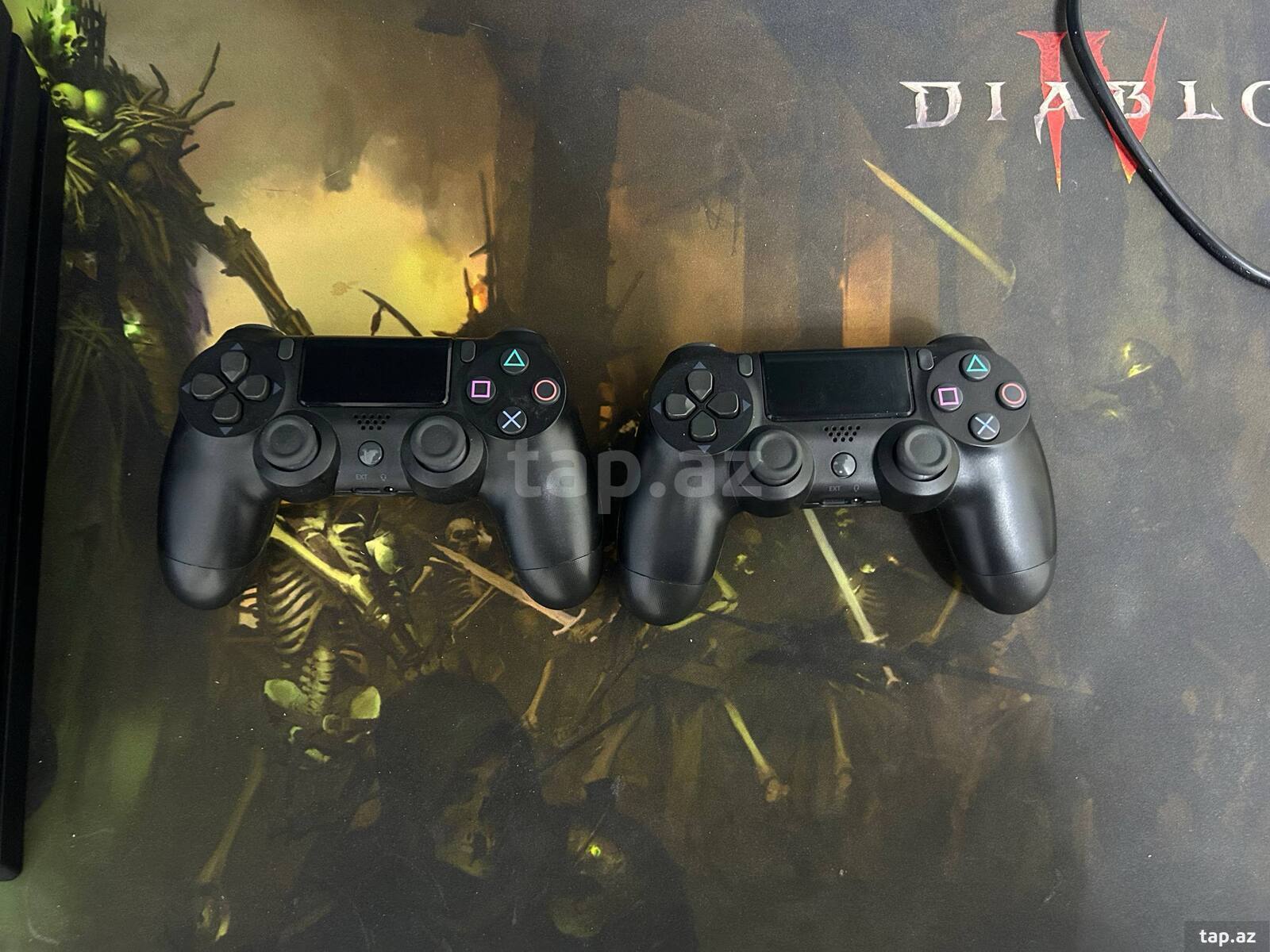 Sony PlayStation 4 Pro 1TB (2)
