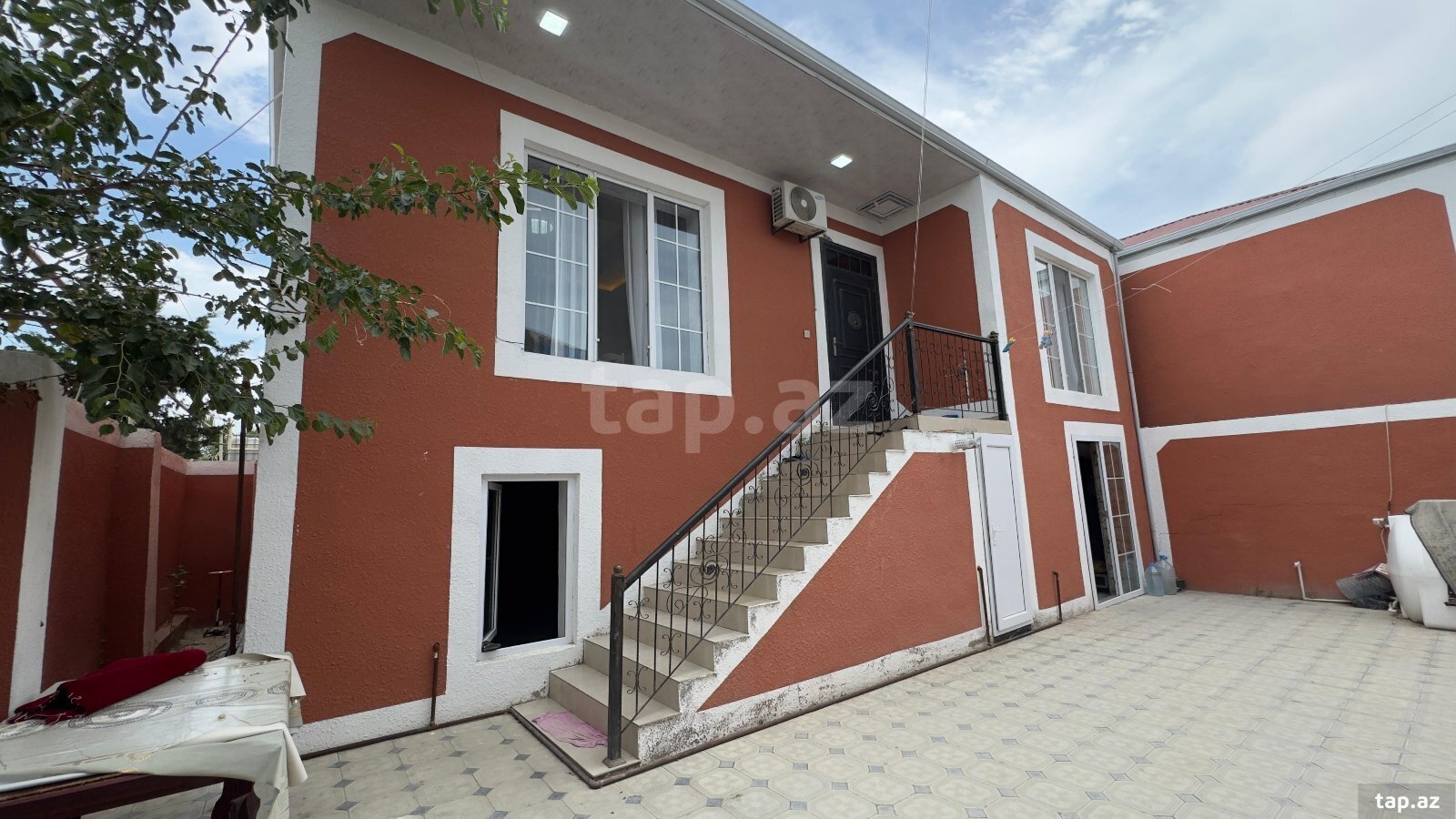 Həyət evi, Binə qəs. (2)
