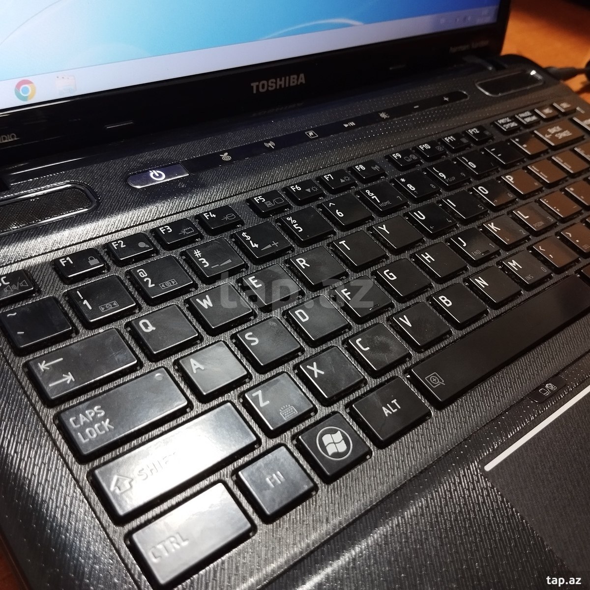 Noutbuk Toshiba Satellite M645 (4)
