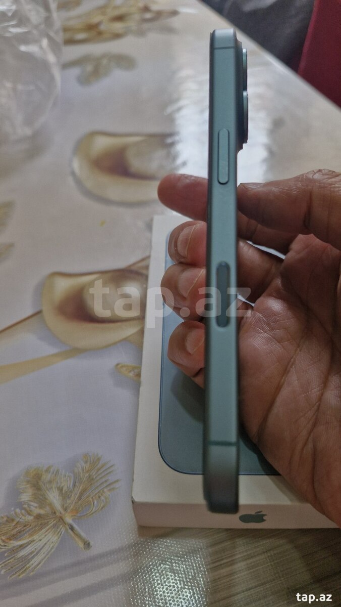 Apple iPhone 16 Teal 128GB/8GB (5)