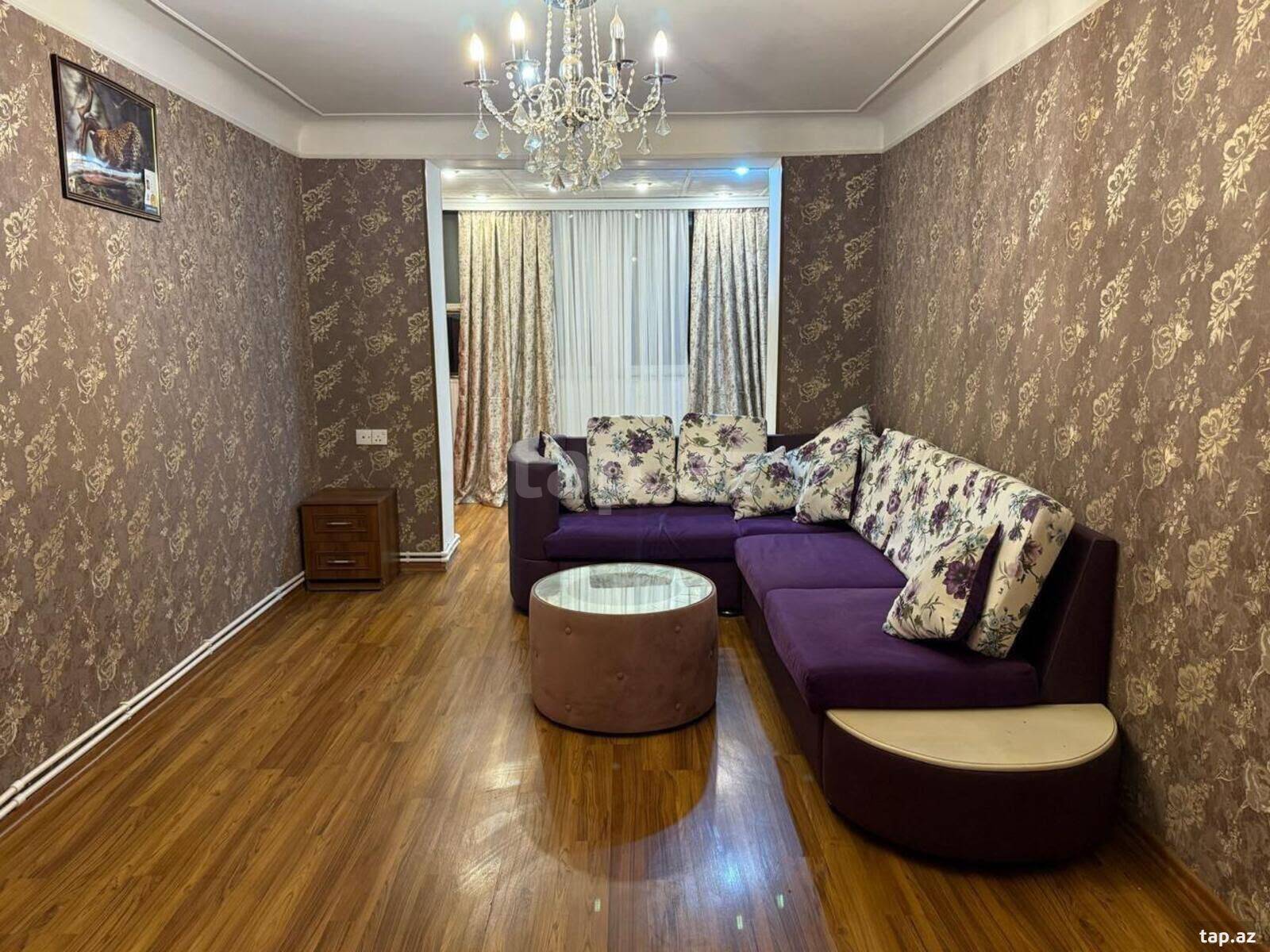 2-otaqlı mənzil kirayə verilir, E. Akademiyası m., 55 m²