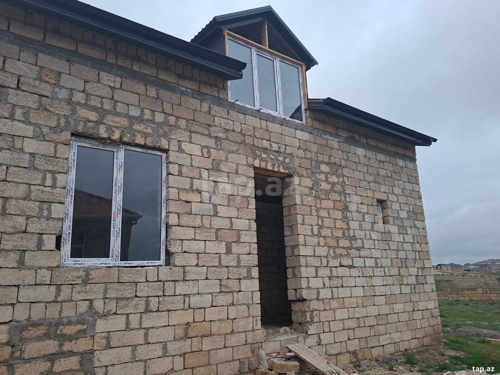 Həyət evi, Hökməli qəs.
