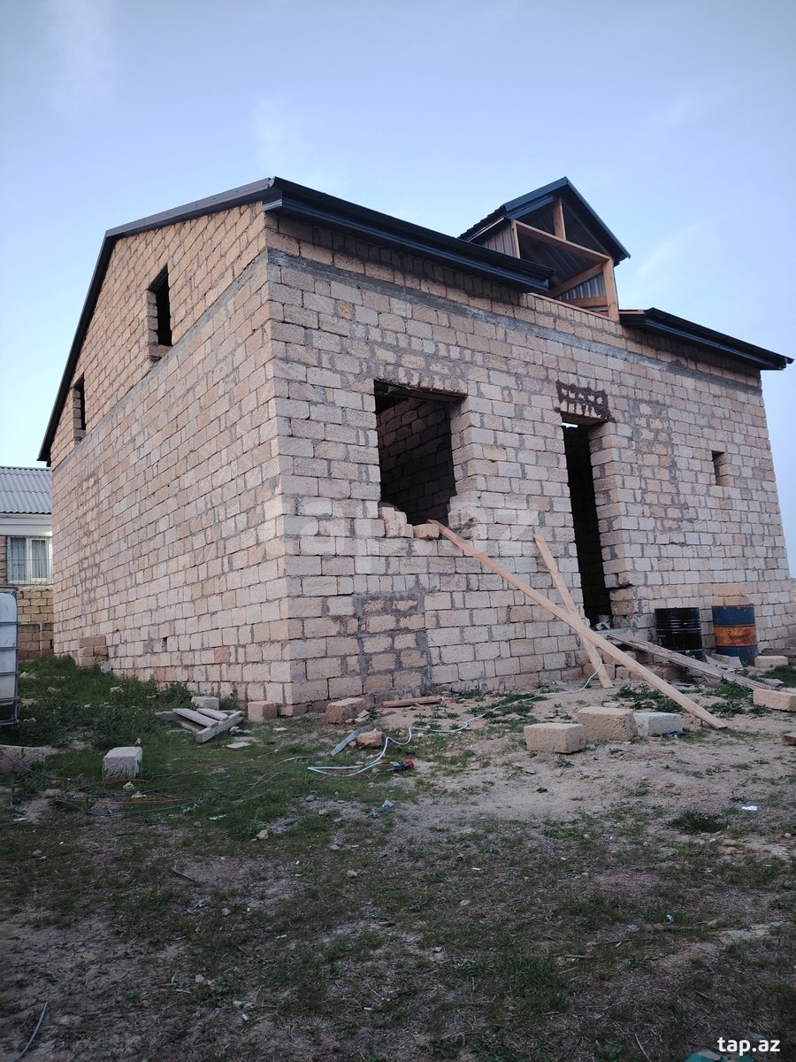 Həyət evi, Hökməli qəs. (3)
