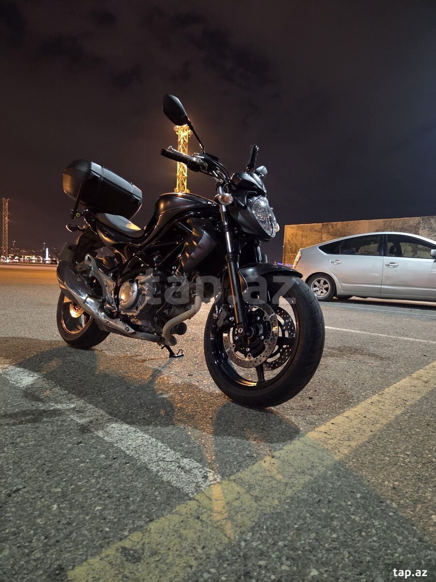 Suzuki Gladius SVF650, 2015 il (2)