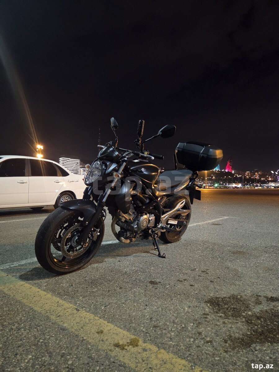 Suzuki Gladius SVF650, 2015 il (4)