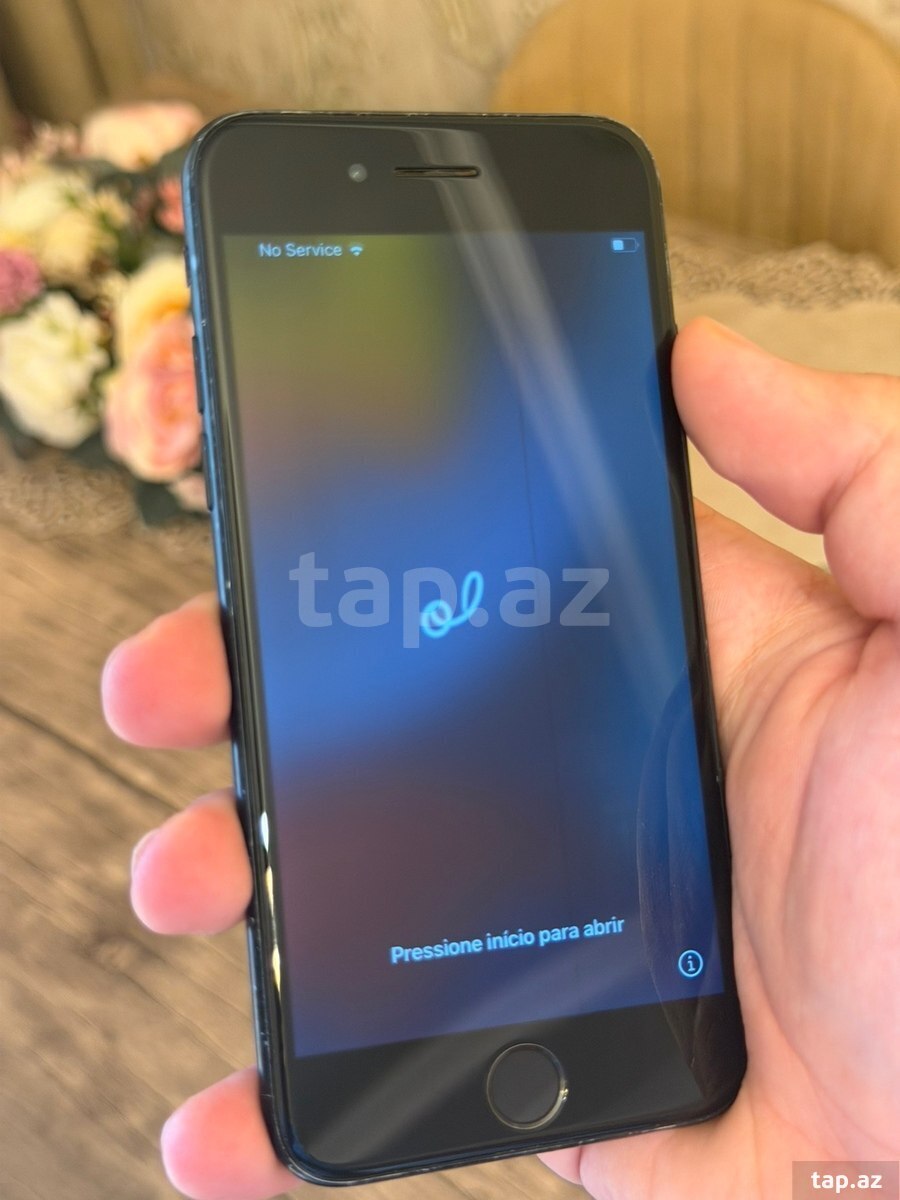 Apple iPhone 7 Jet Black 128GB (4)