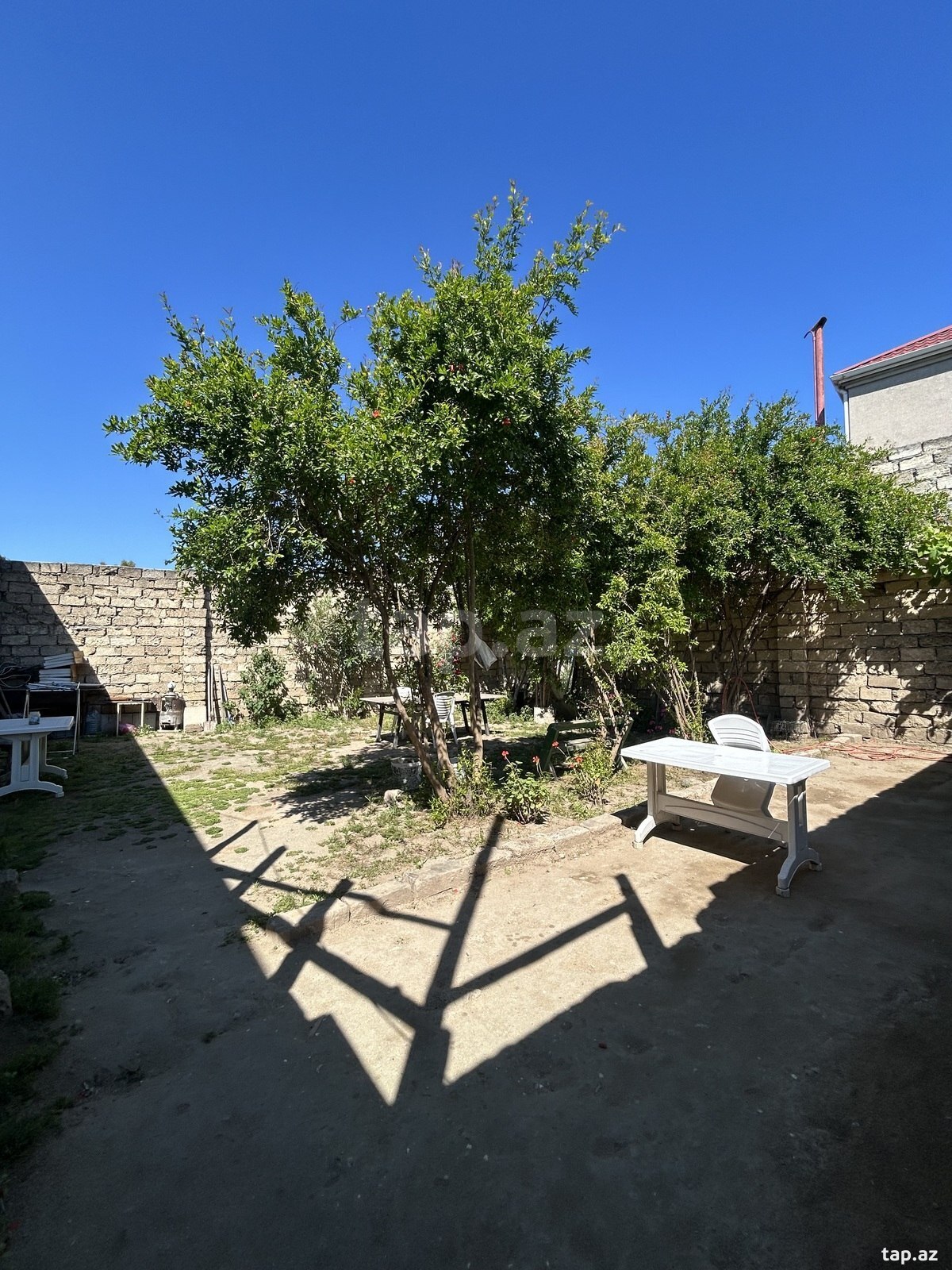 Həyət evi, Mərdəkan qəs. (3)