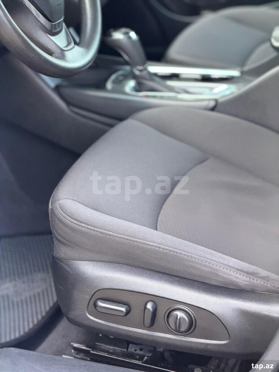 Chevrolet Malibu, 2017 il (4)