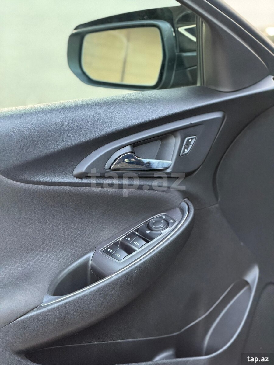 Chevrolet Malibu, 2017 il (6)