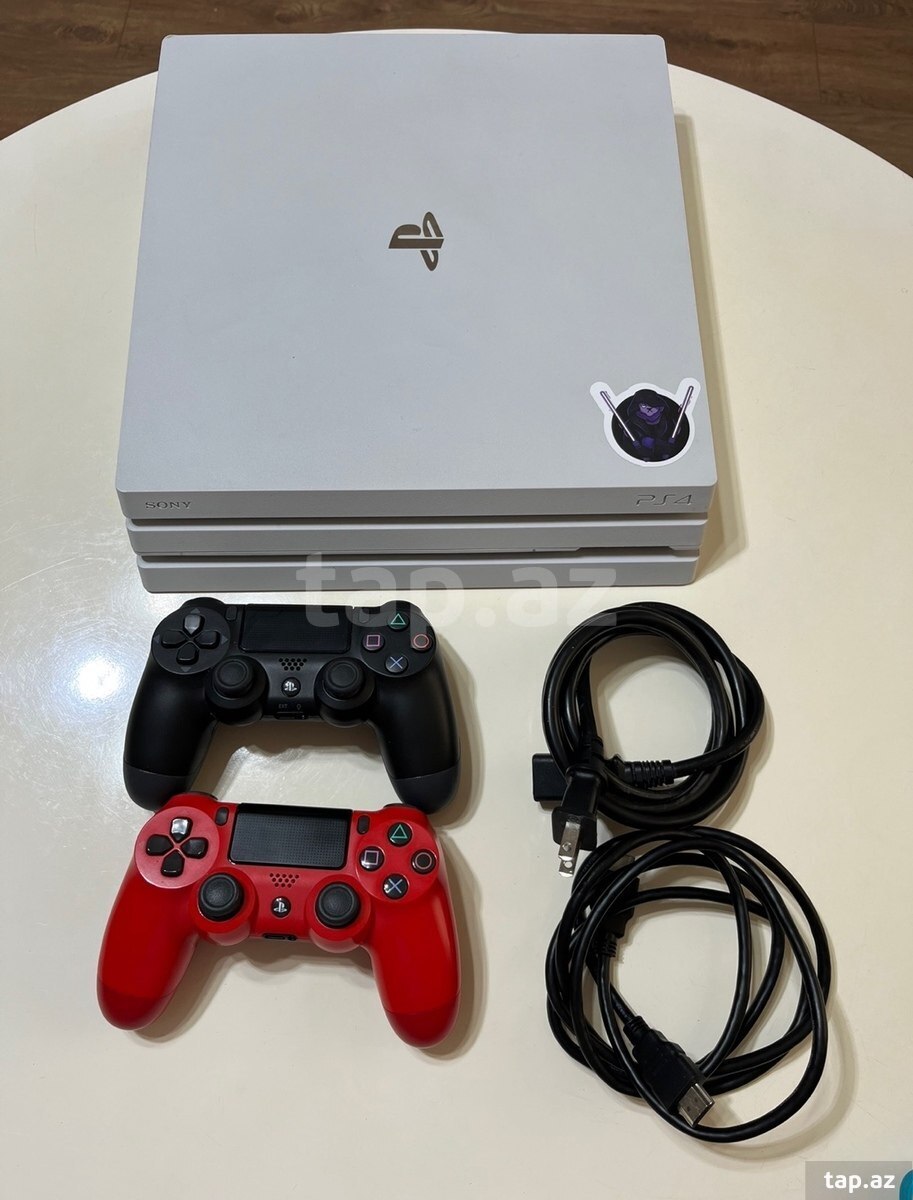 PlayStation 4 pro 1 TB White edition (2)