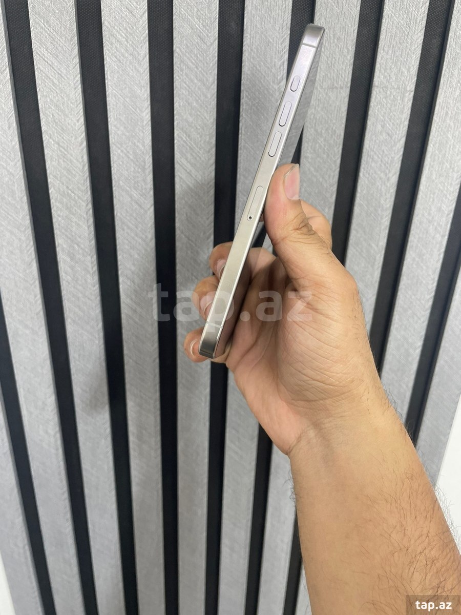 Apple iPhone 16 Pro Max Natural Titanium 256GB/8GB (2)