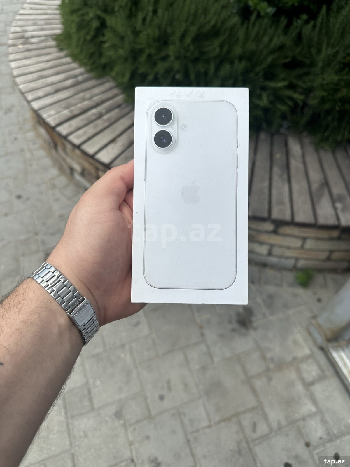 Apple iPhone 16 White 128GB/8GB