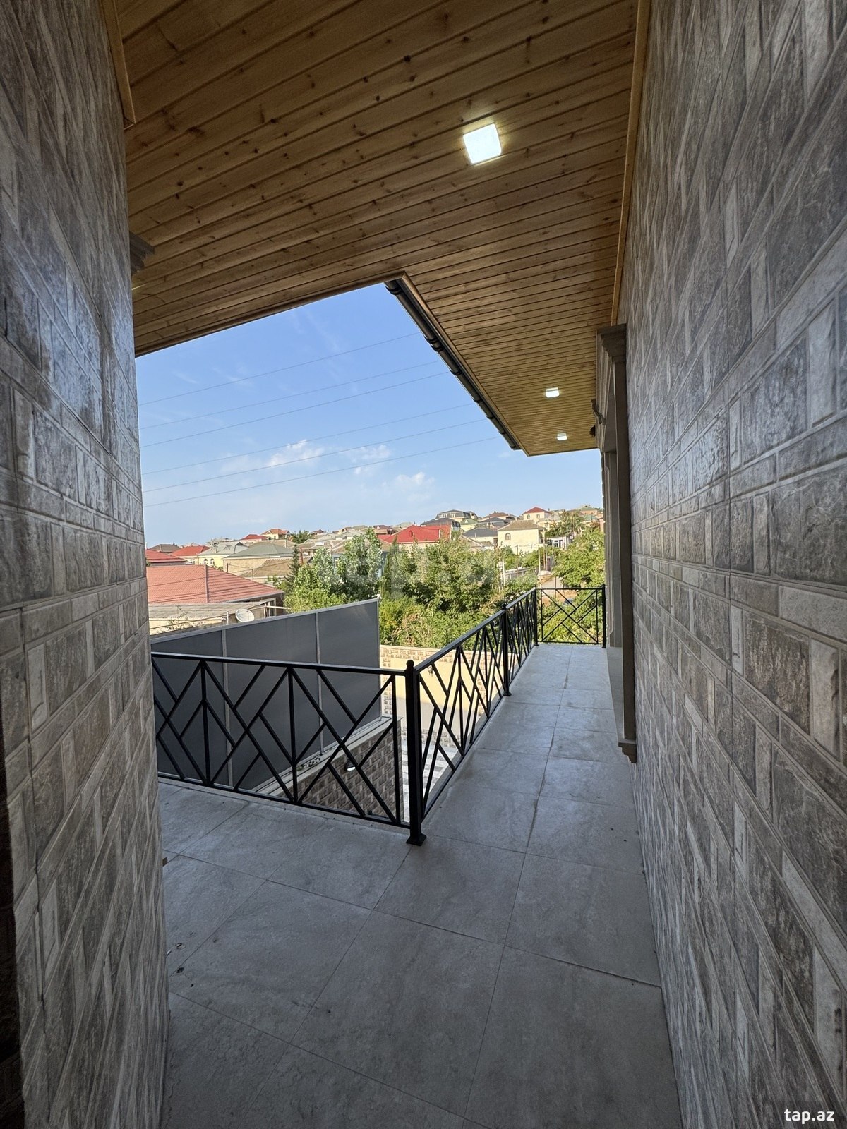 Villa, Qaraçuxur qəs. (16)