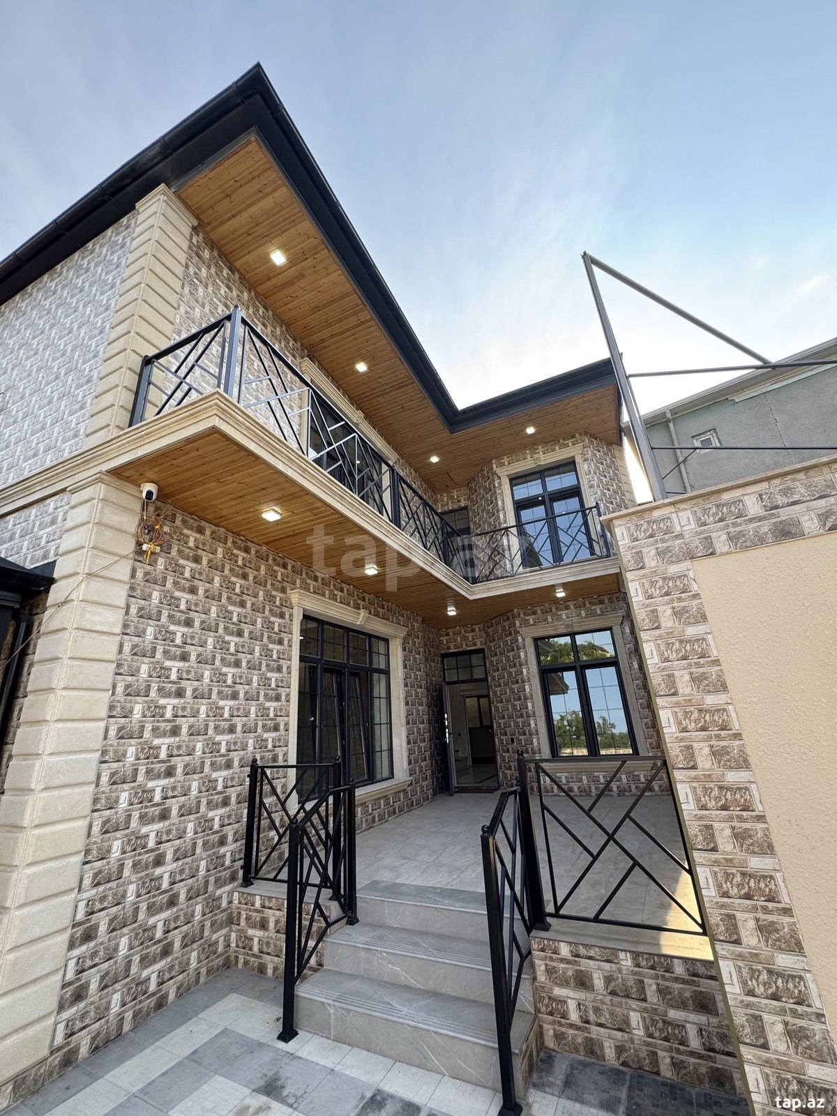 Villa, Qaraçuxur qəs.