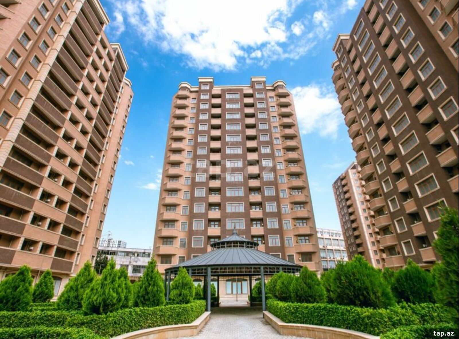 3-otaqlı yeni tikili, D.Əliyeva küç., 152.4 m²