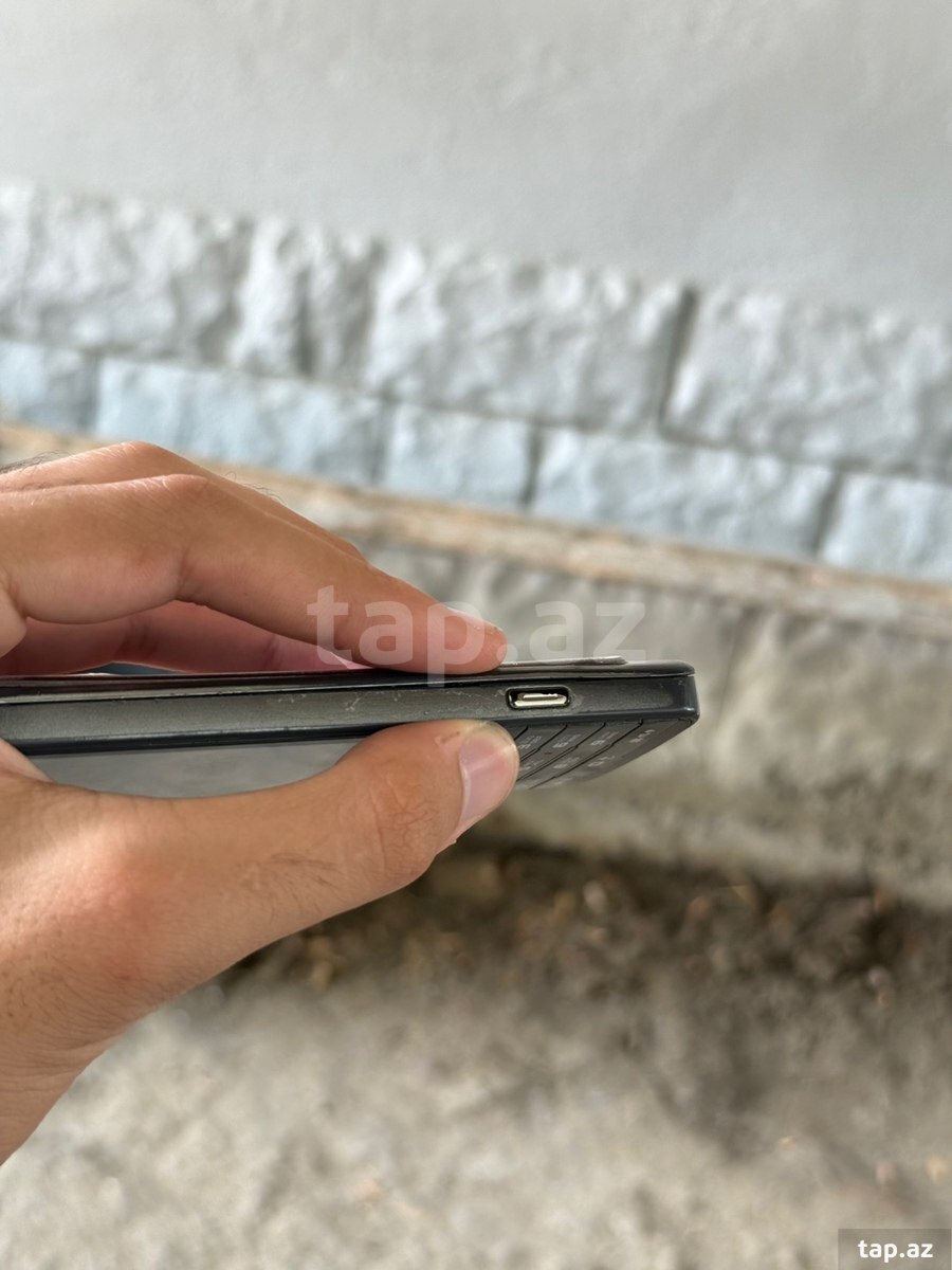 Samsung E1202 Black (6)