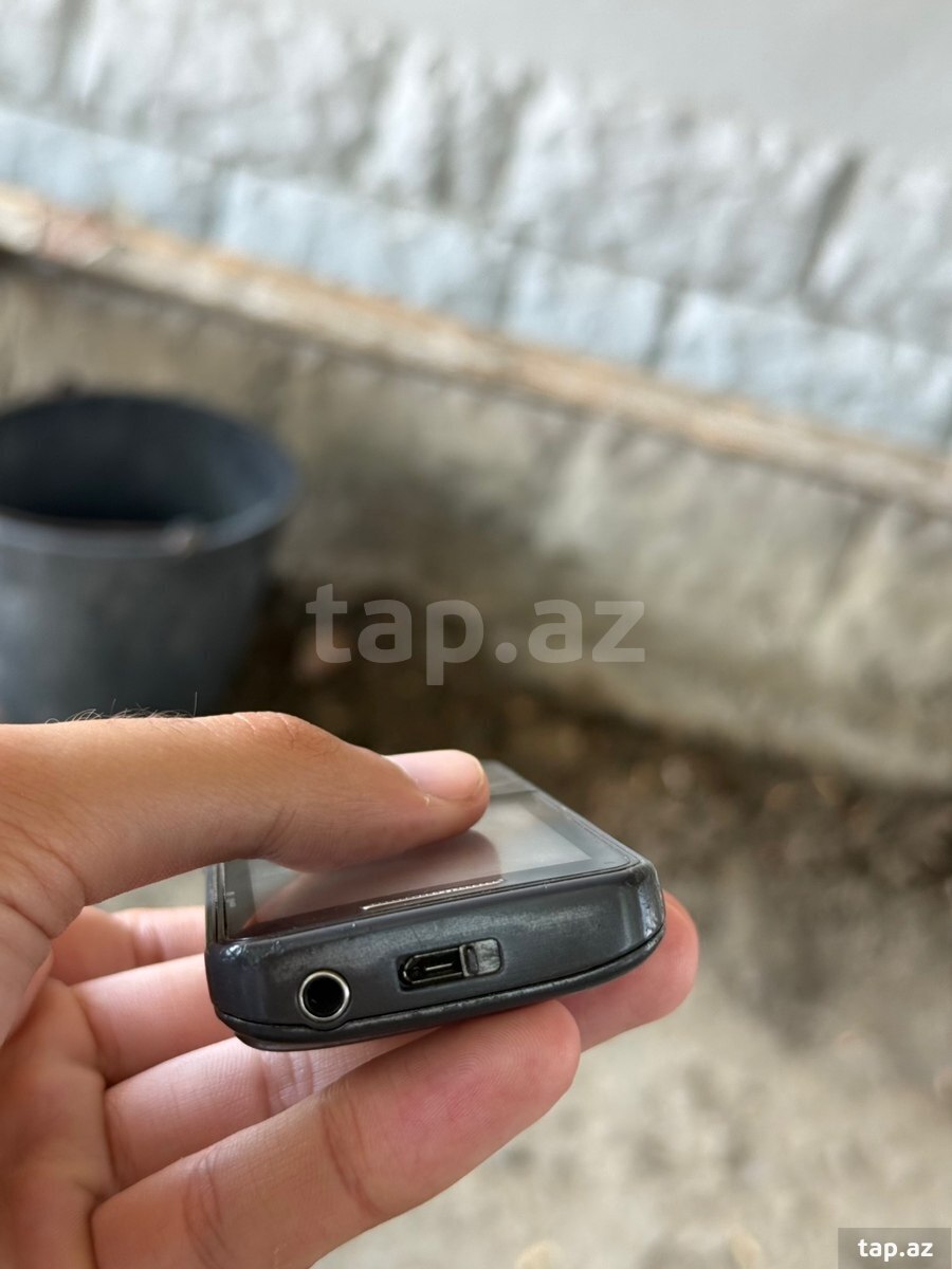Samsung E1202 Black (5)