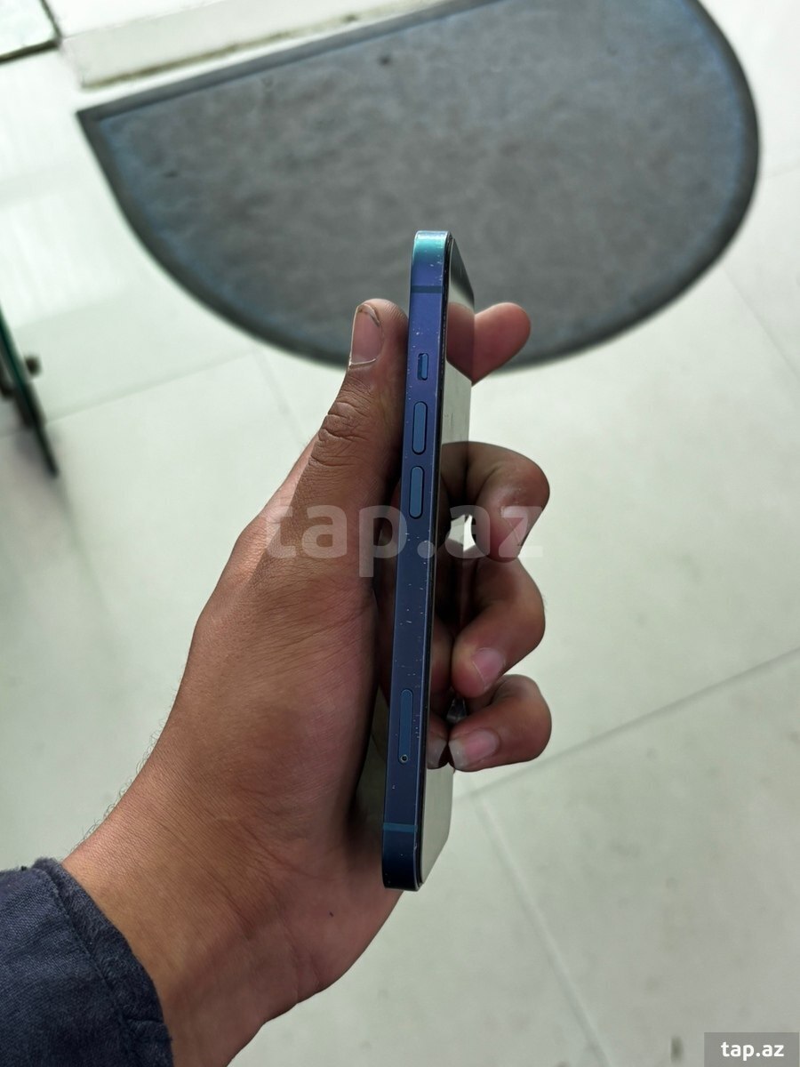 Apple iPhone 13 Blue 128GB/4GB (4)