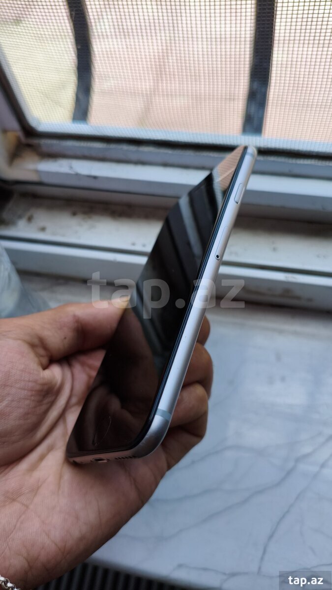 Apple iPhone 6 Silver 64GB (2)