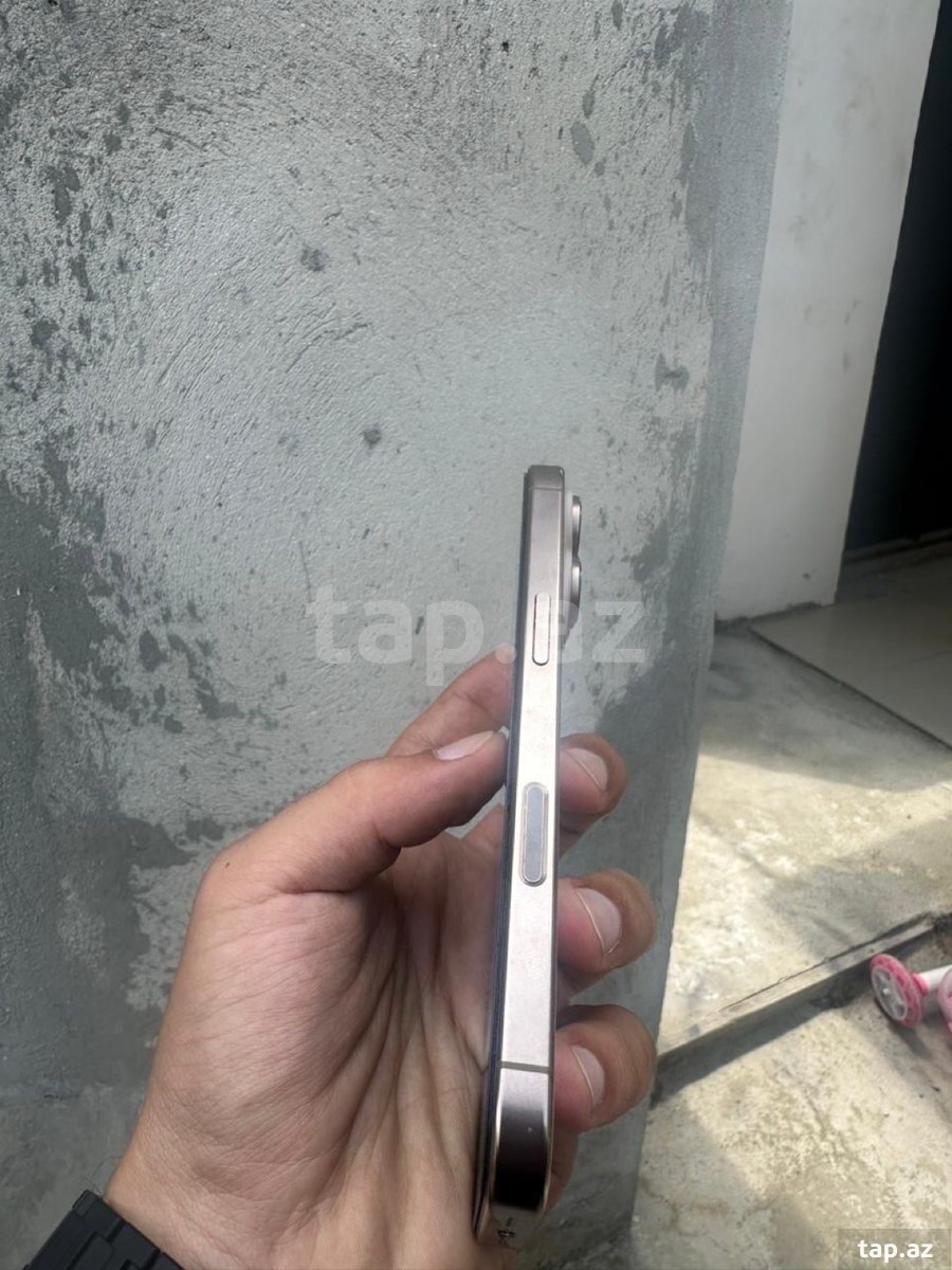 Apple iPhone 16 Pro Desert Titanium 128GB/8GB (3)