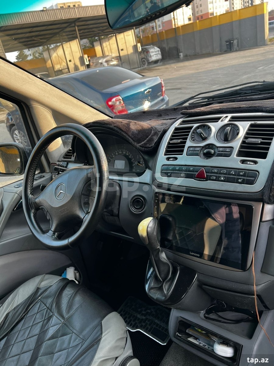 Mercedes Vito 115, 2004 il (9)