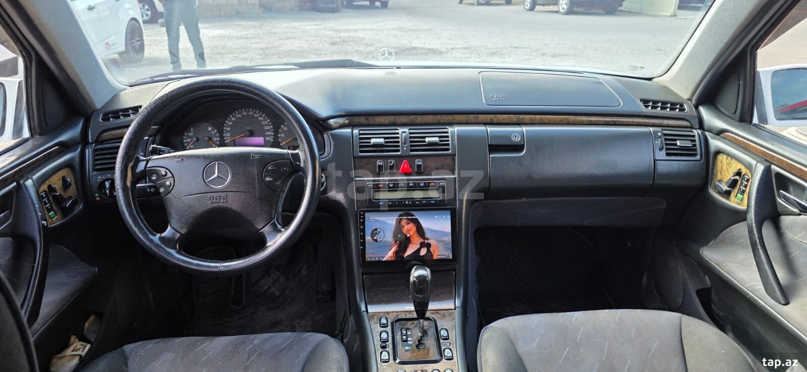 Mercedes E 240, 2001 il (4)