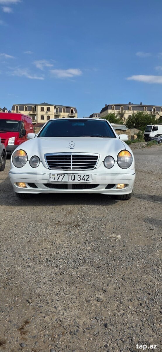 Mercedes E 240, 2001 il
