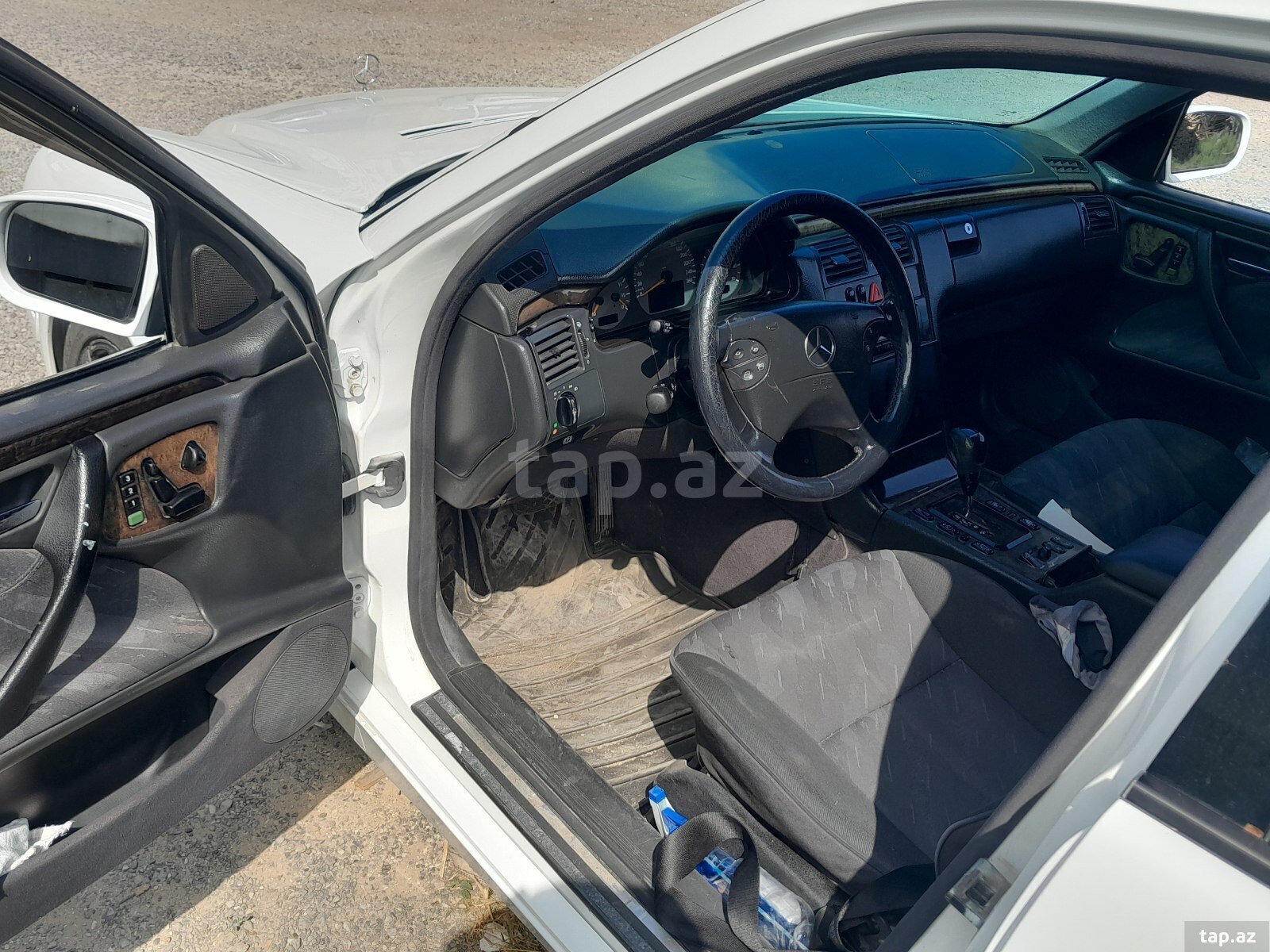 Mercedes E 240, 2001 il (7)