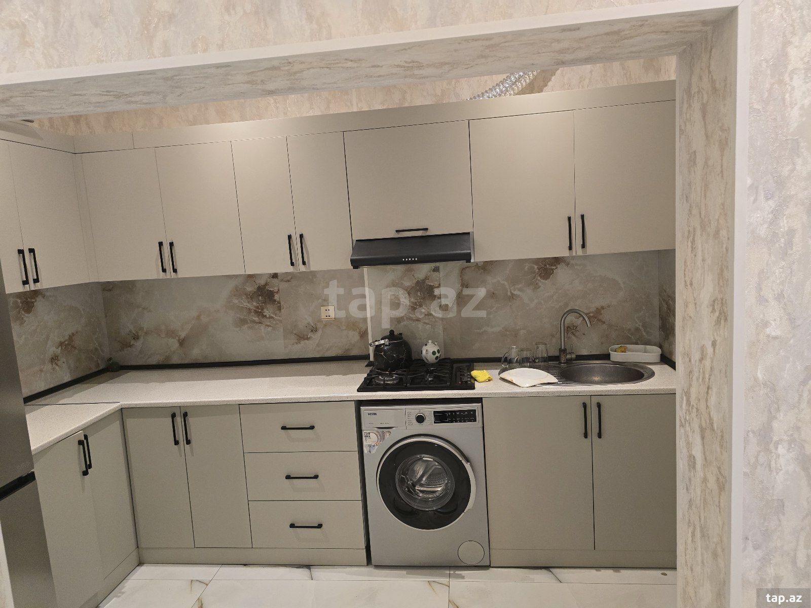 3-otaqlı yeni tikili kirayə verilir, 10-cu mkr., 83 m² (2)