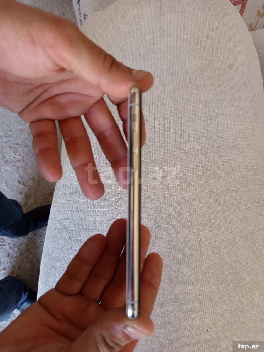 Apple iPhone X Silver 64GB/3GB (5)