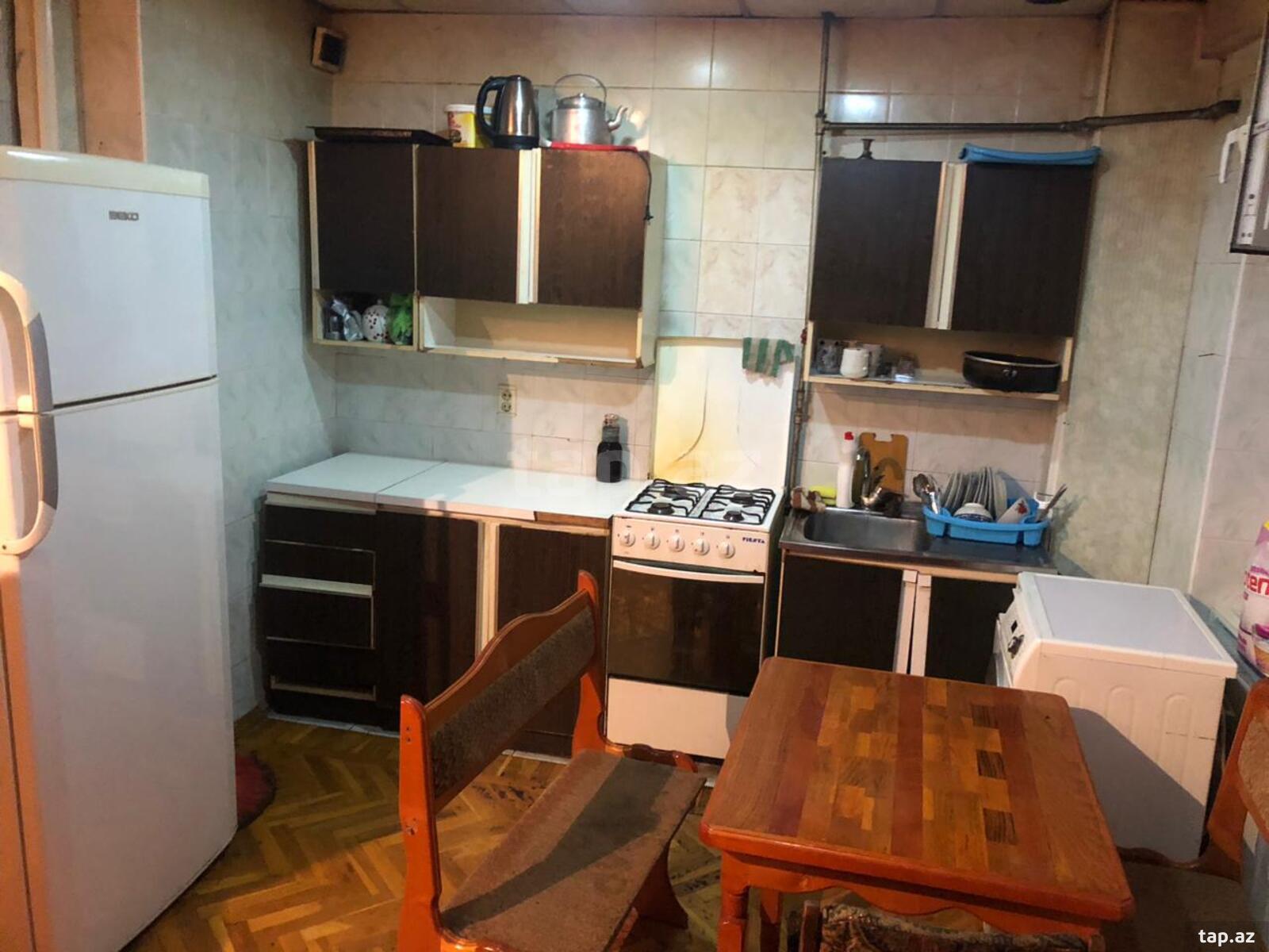 2-otaqlı mənzil kirayə verilir, Elmlər Akademiyası m., 70 m²