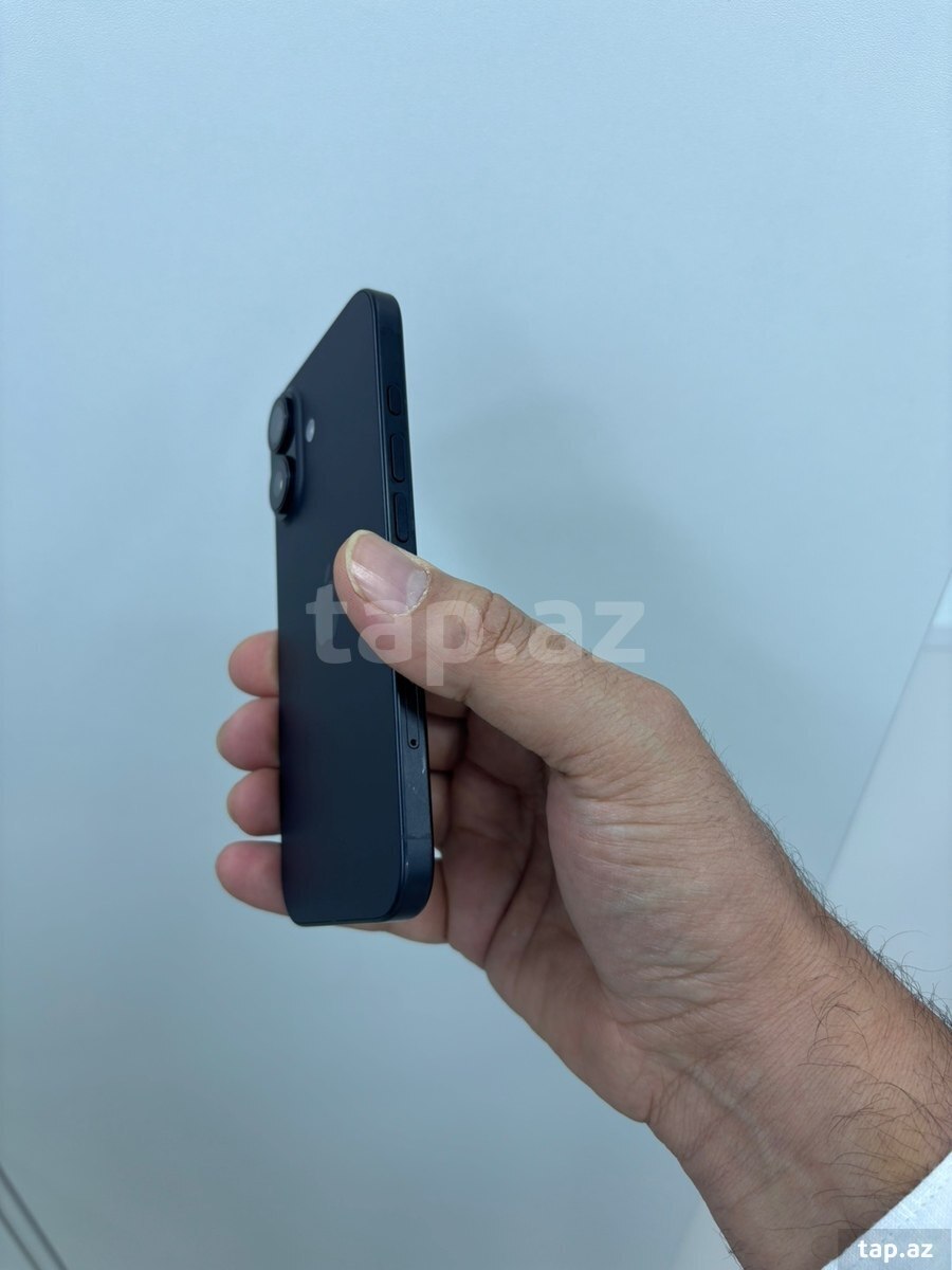 Apple iPhone 16 Black 128GB/8GB (4)