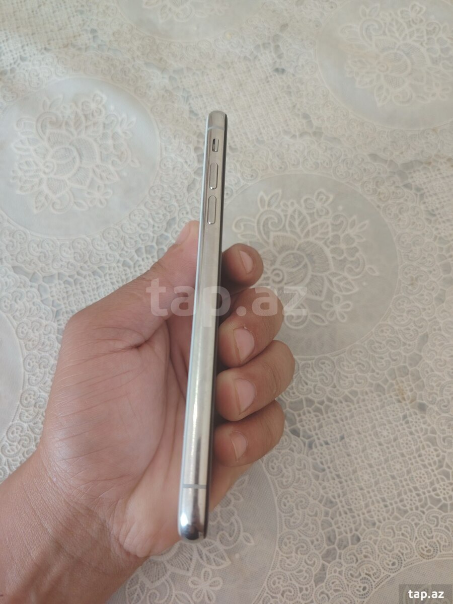 Apple iPhone X Silver 64GB/3GB (3)