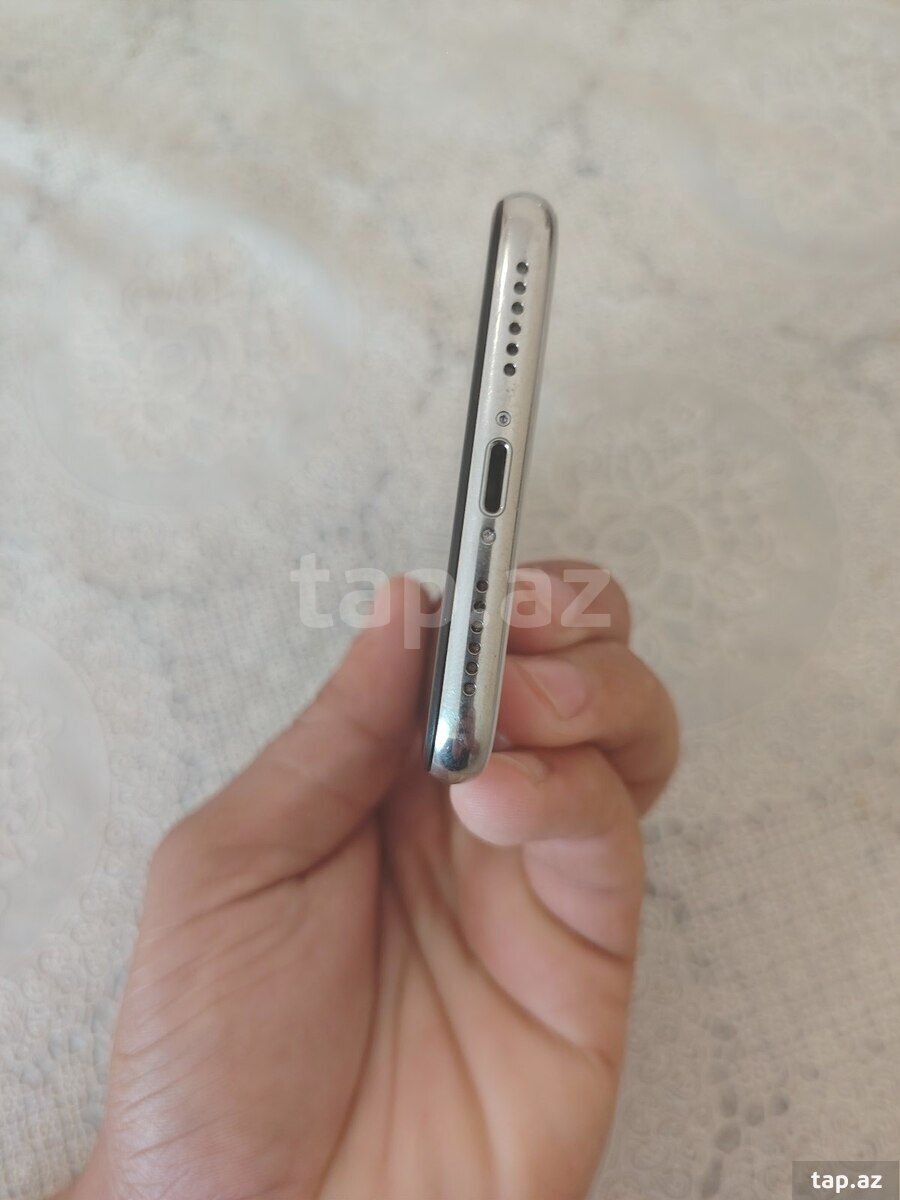 Apple iPhone X Silver 64GB/3GB (5)