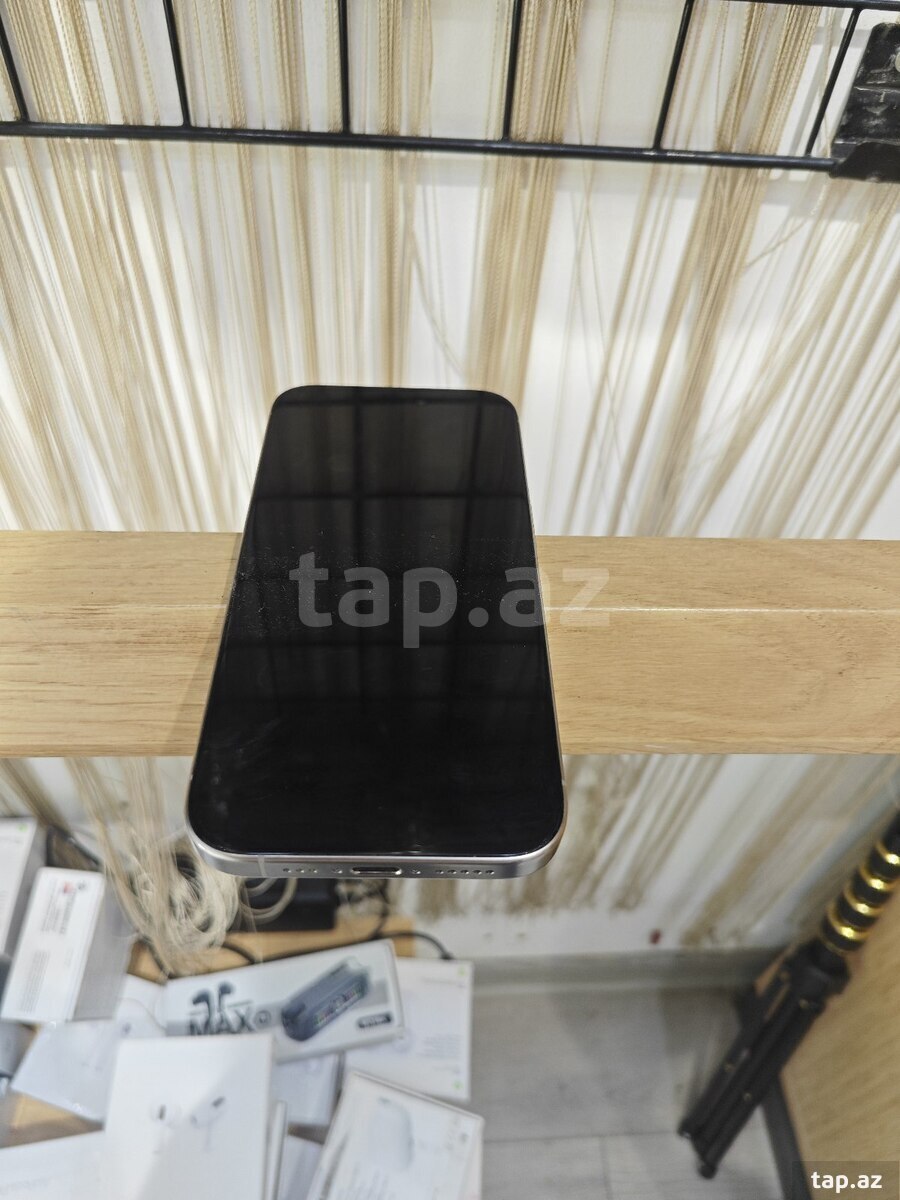 Apple iPhone 15 Pro Natural Titanium 256GB/8GB (2)