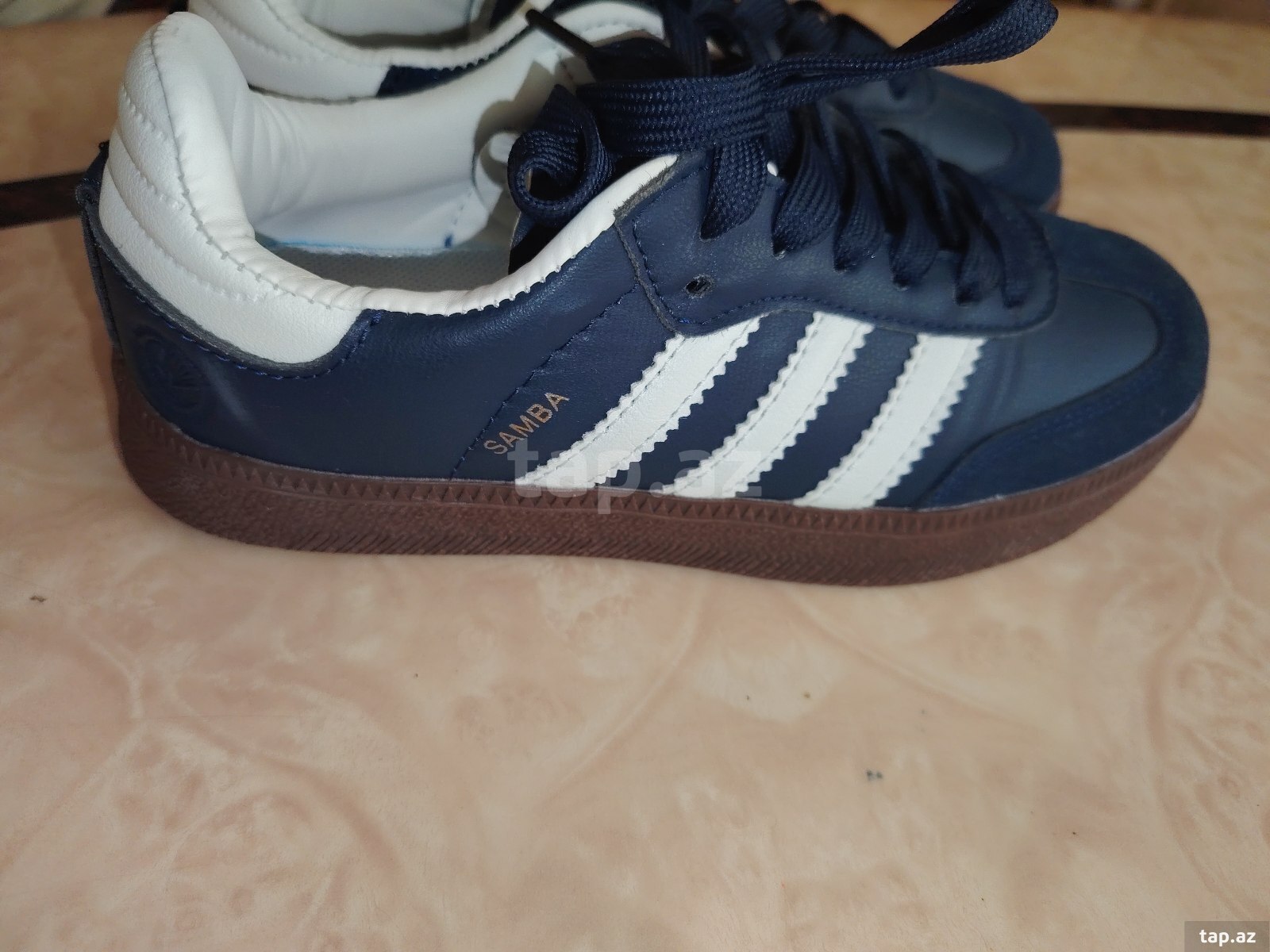 İdman ayaqqabısı Adidas