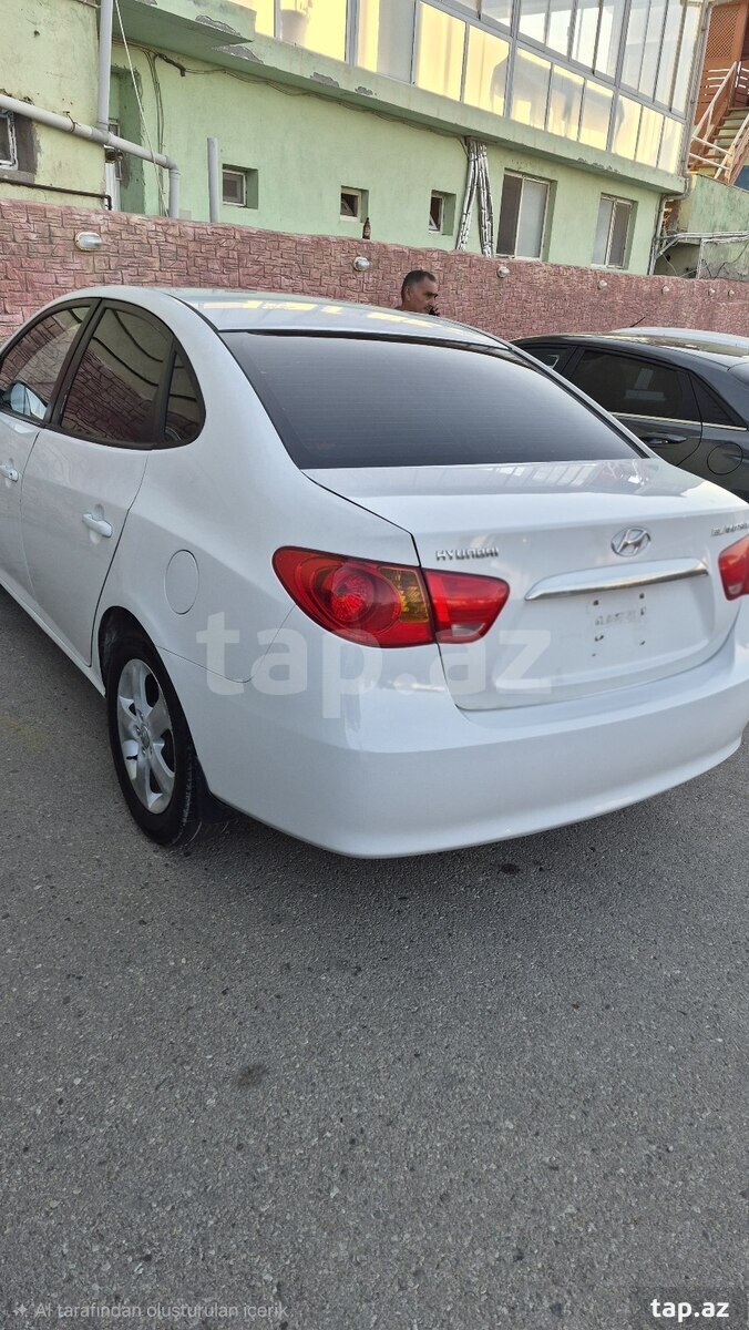 Hyundai Elantra, 2010 il (2)