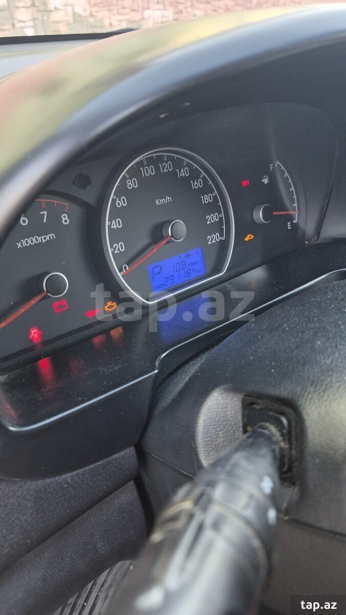 Hyundai Elantra, 2010 il (5)