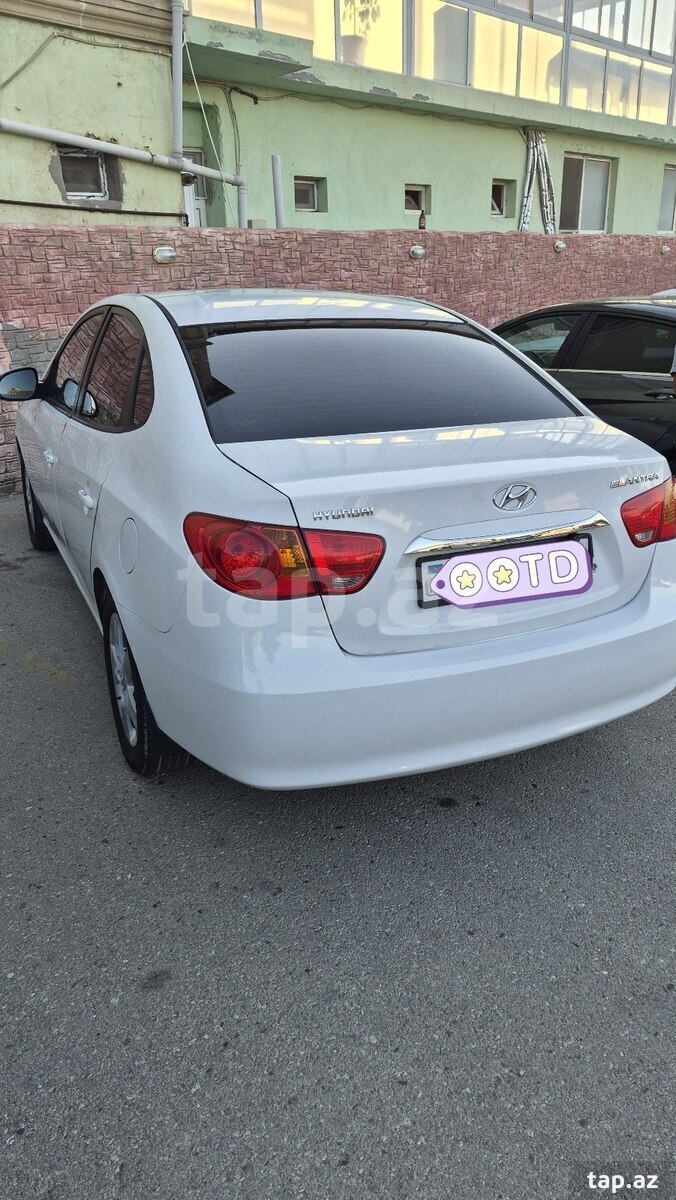 Hyundai Elantra, 2010 il (9)