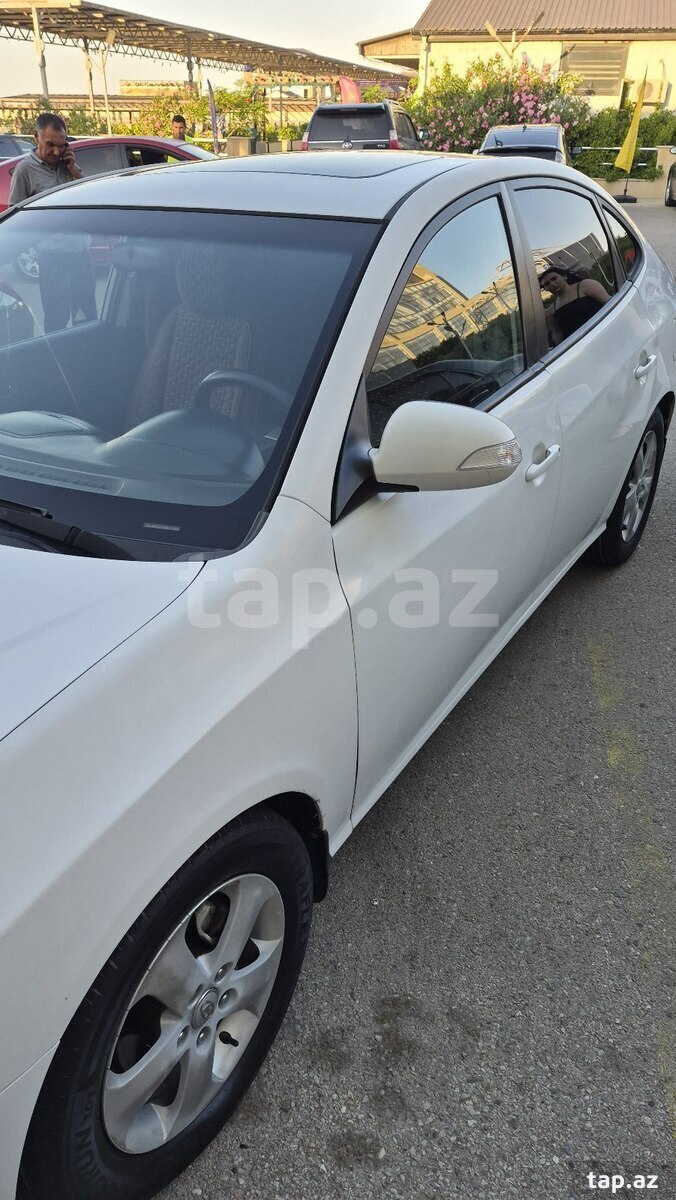 Hyundai Elantra, 2010 il (12)