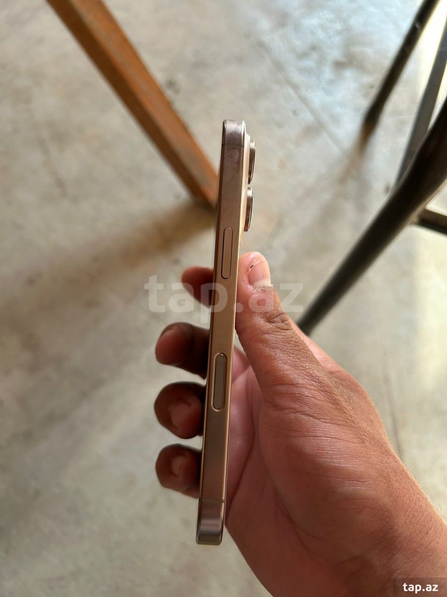 Apple iPhone 16 Pro Desert Titanium 128GB/8GB (2)