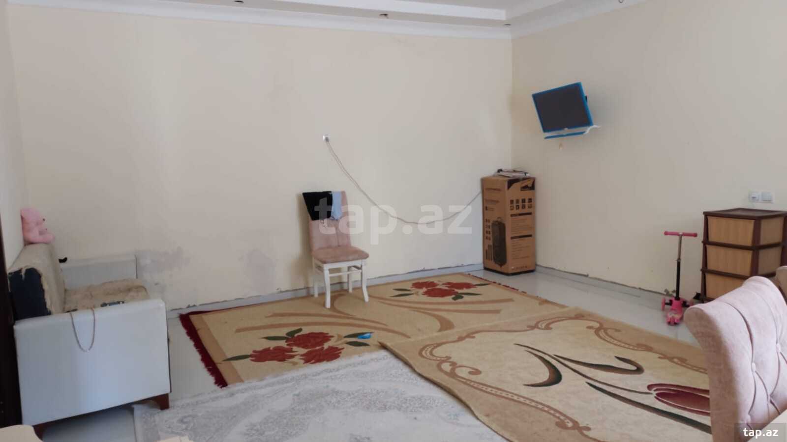 Həyət evi, Ülvi Ələkbərov küç. (13)
