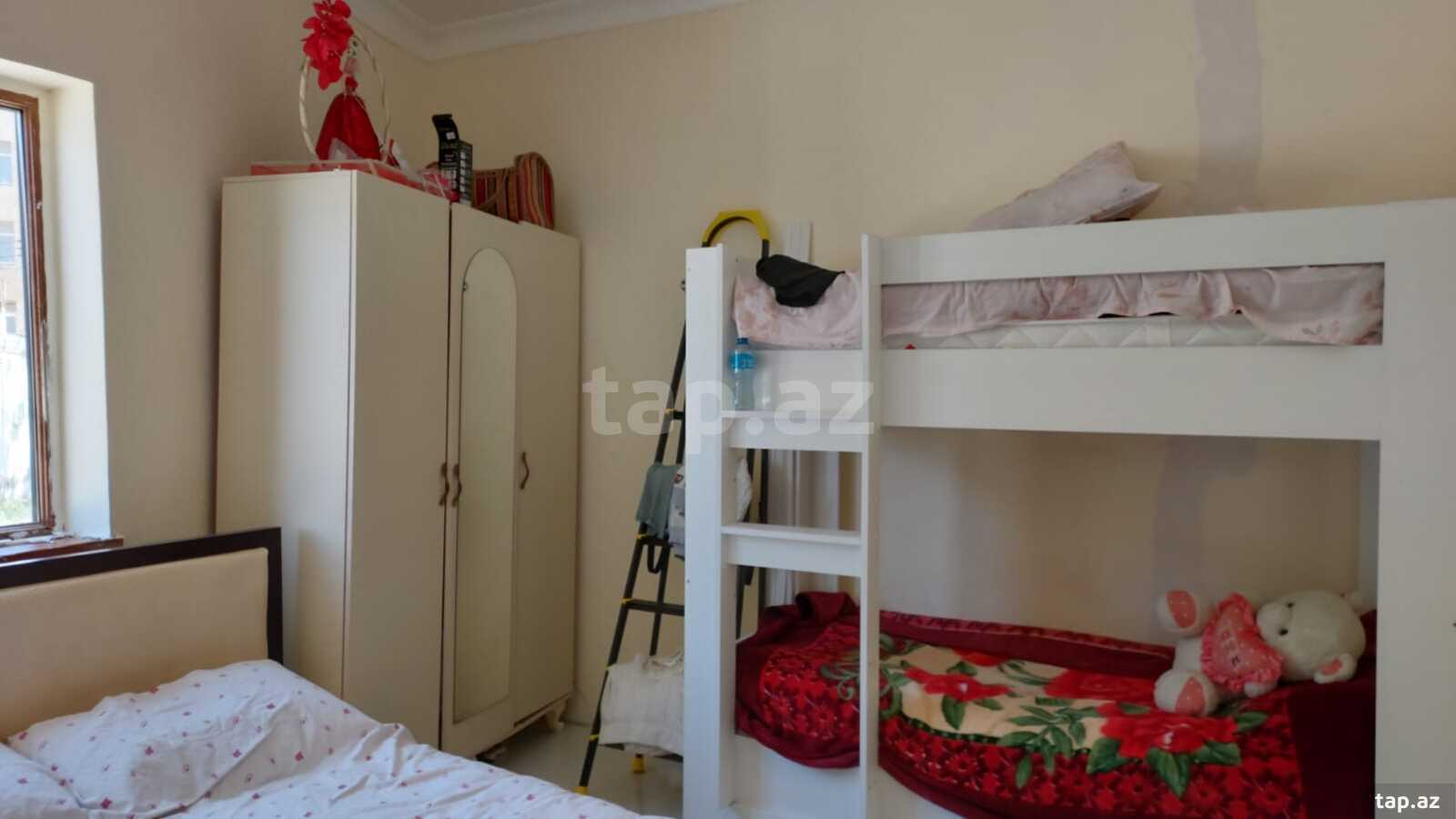 Həyət evi, Ülvi Ələkbərov küç. (7)