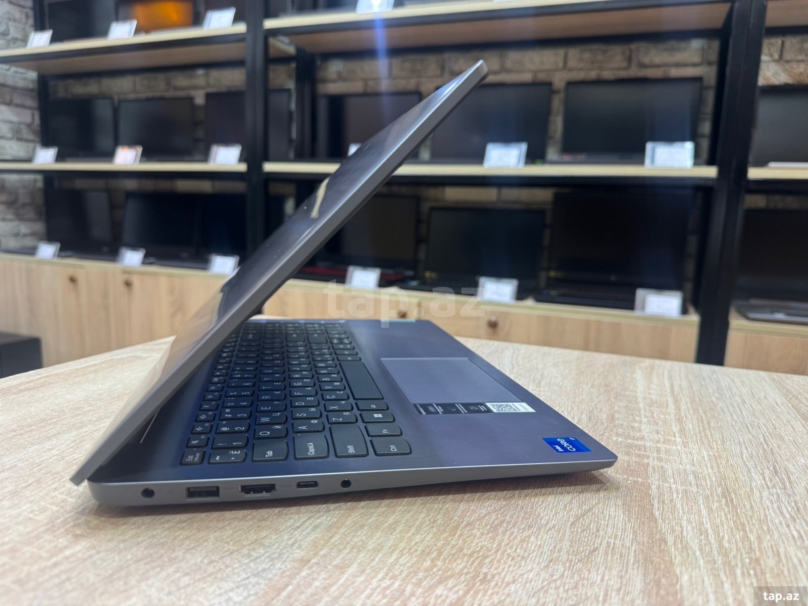Lenovo IdeaPad 3i (2)