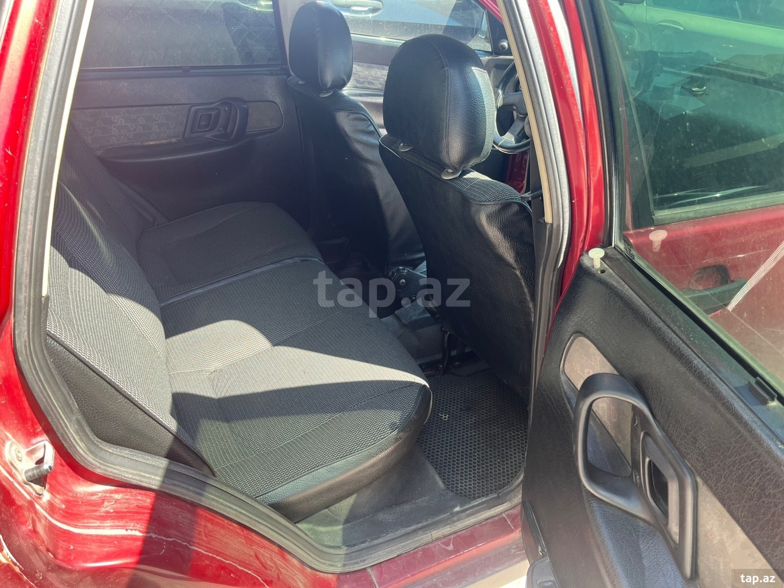 Volkswagen Polo, 1995 il (13)