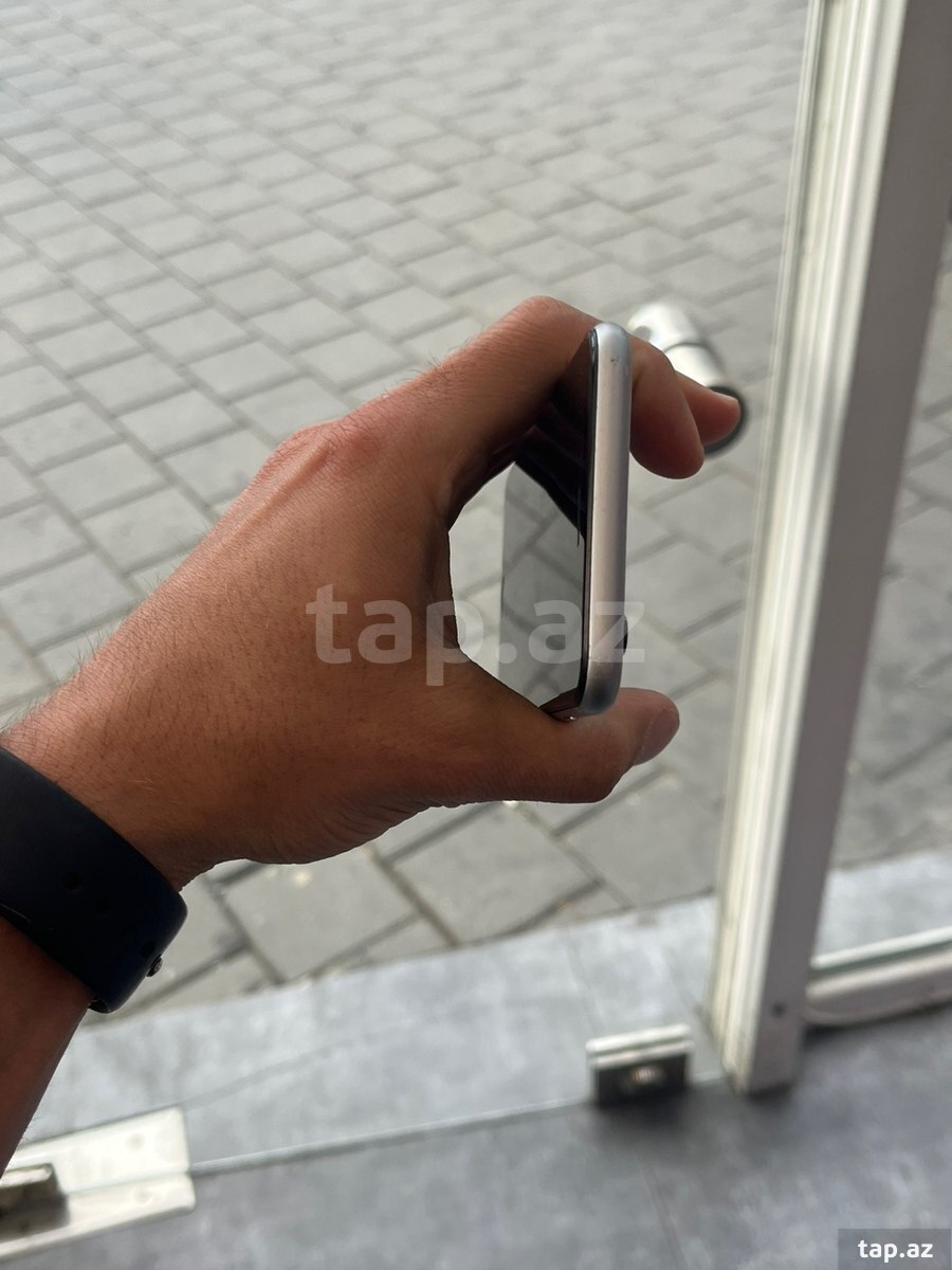 Apple iPhone 6S Space Gray 16GB (5)