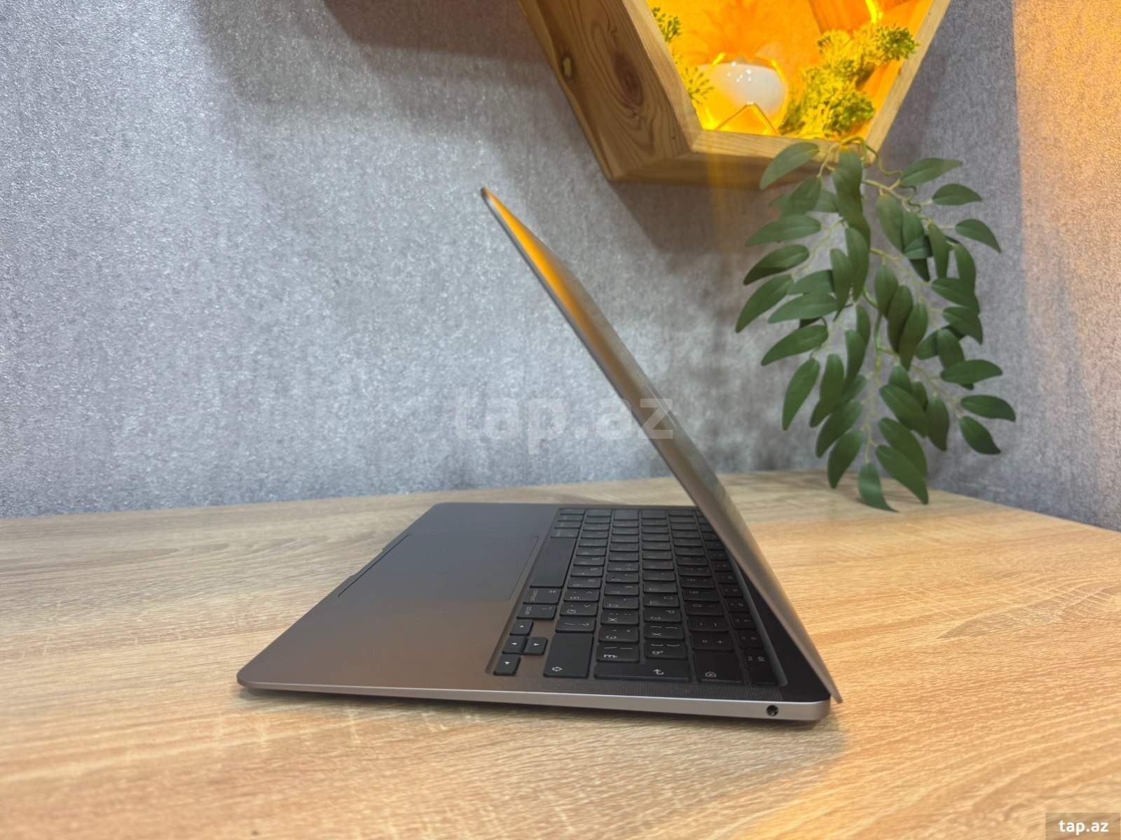 Apple MacBook Air M1 (2)