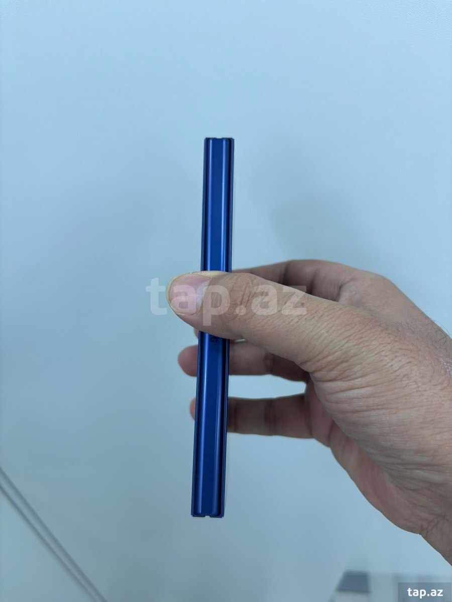 Samsung Galaxy Z Fold 6 Navy 256GB/12GB (2)