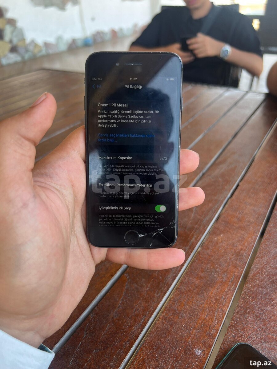 Apple iPhone 7 Black 32GB (3)